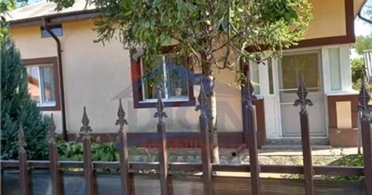 Casă Ulmeni