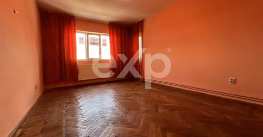Apartament Găești