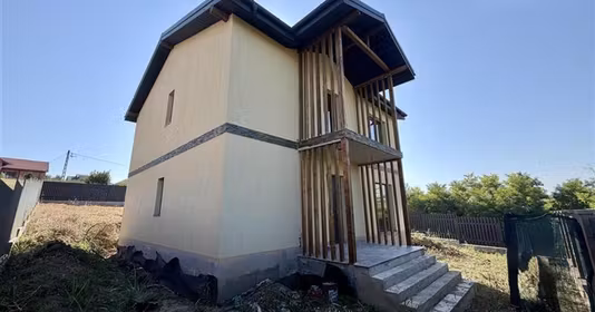 Casă Popricani