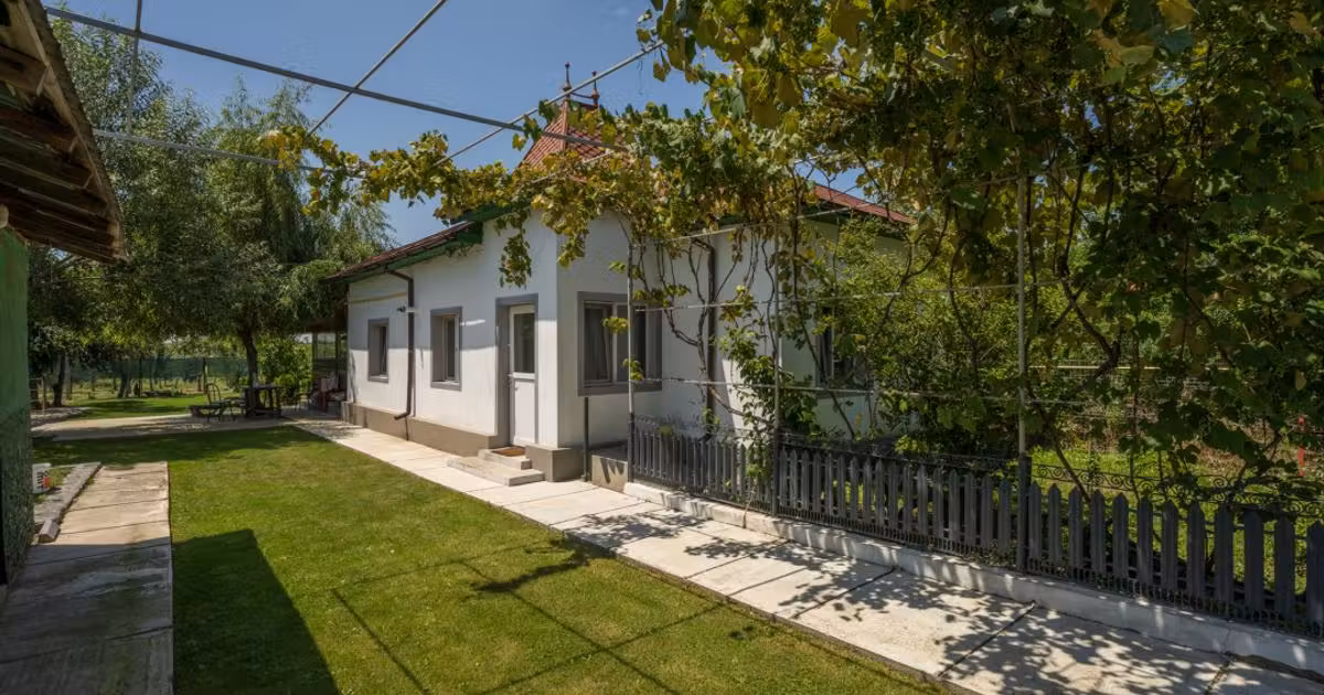 Casă individuală de vânzare cu 3 camere, mobilată în Răcari
