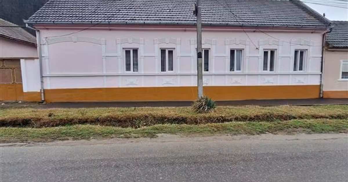 Casă individuală de vânzare cu 4 camere în Bocșa