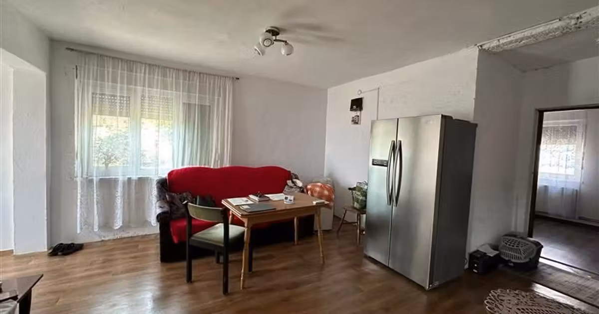 Casă individuală de vânzare cu 3 camere în Bocșa
