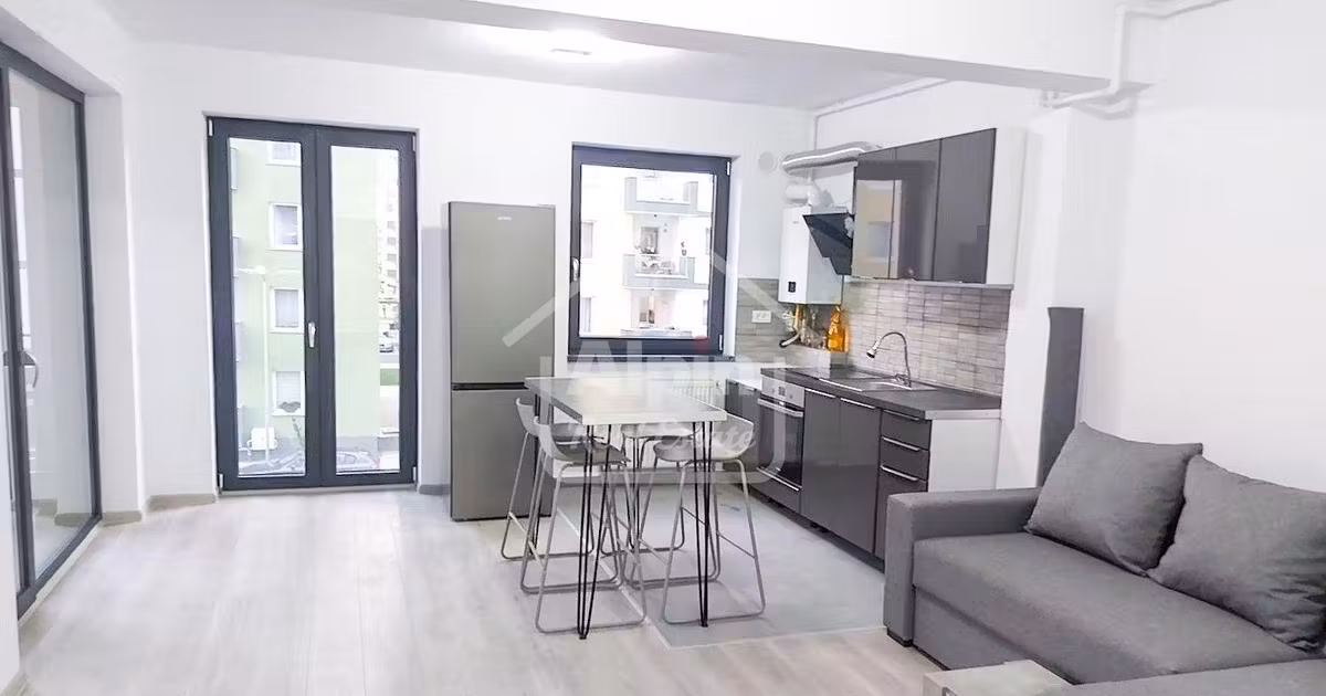 Apartament de vânzare cu 2 camere, mobilat în zona Tractorul, Brașov