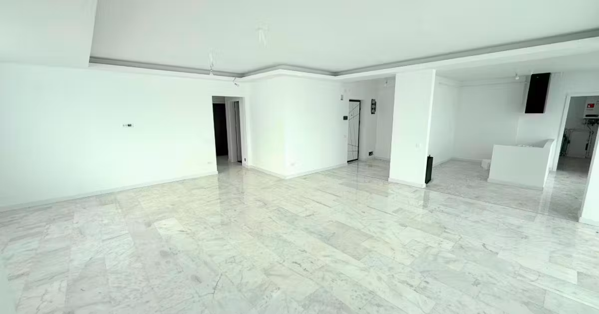 Apartament de vânzare cu 3 camere în zona Metalurgiei, Sector 4