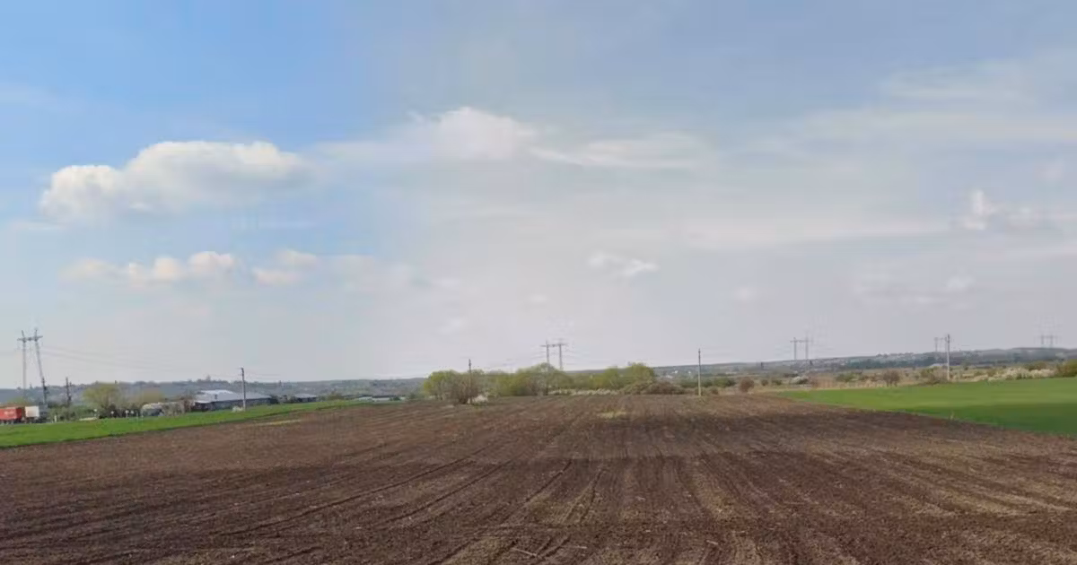 Teren Construcții intravilan de vânzare de 33700 mp, în Gorneni