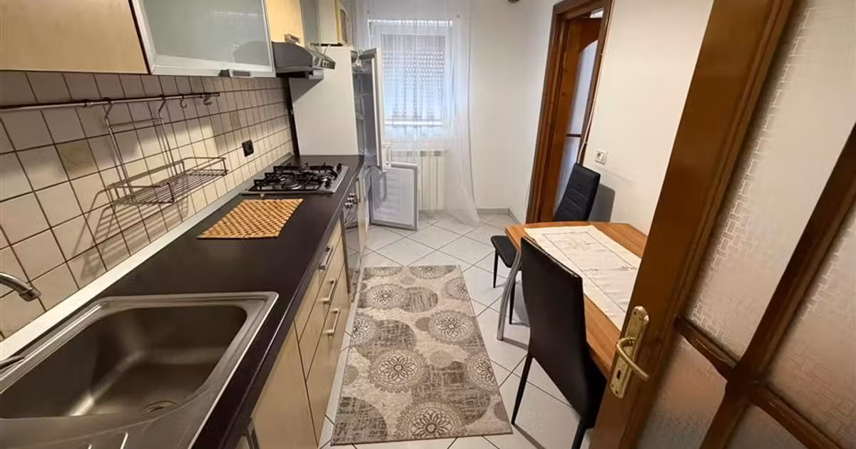 Apartament de vânzare cu 2 camere, mobilat în zona Est, Focșani