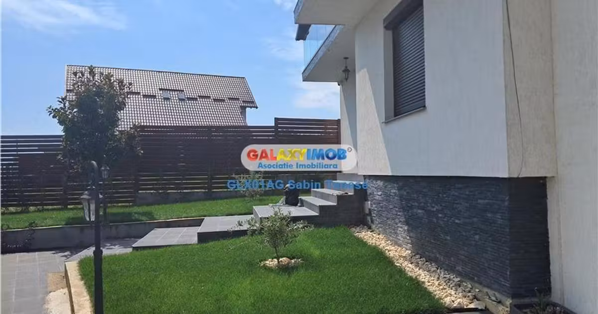 Casă de vânzare cu 4 camere în Bradu