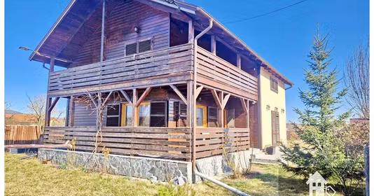 Casă Podu Oltului