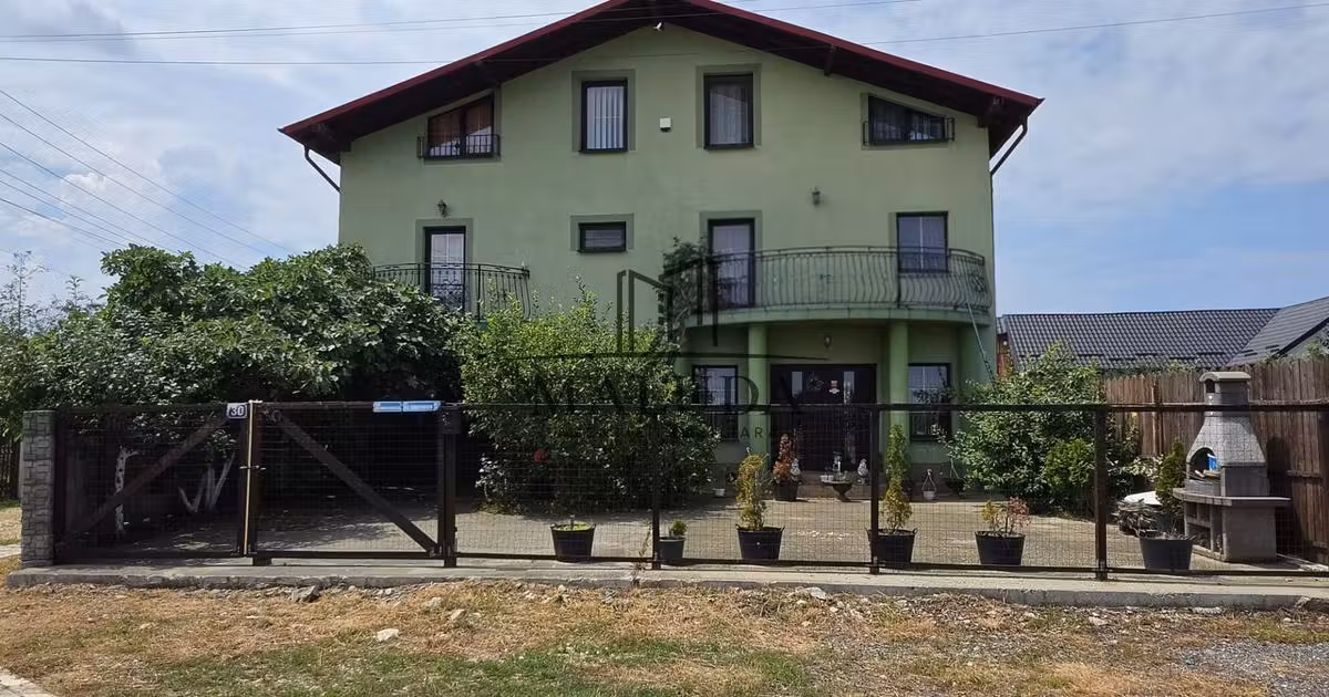 Spațiu comercial de vânzare de 301.27 mp, în Bradu