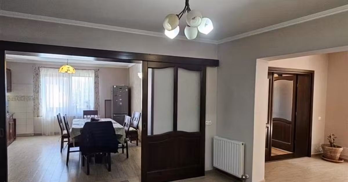 Casă individuală de vânzare cu 5 camere în zona Dâmbu Pietros, Târgu Mureș