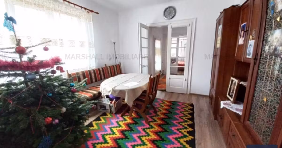 Casă de vânzare cu 3 camere în zona Central, Ploiești