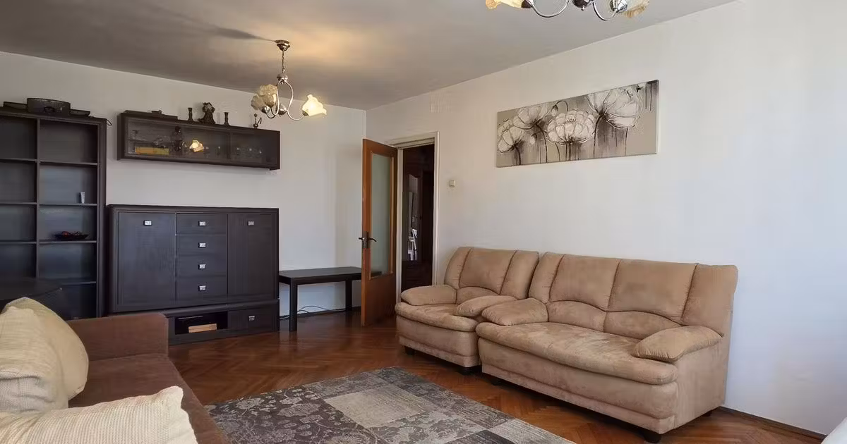 Apartament de vânzare cu 3 camere, mobilat în zona Centrul Civic, Brașov
