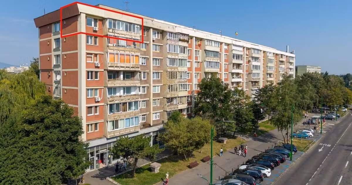Apartament de vânzare cu 3 camere în zona Gării, Brașov