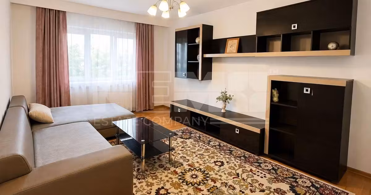 Apartament de vânzare cu 3 camere, mobilat în Rădăuți