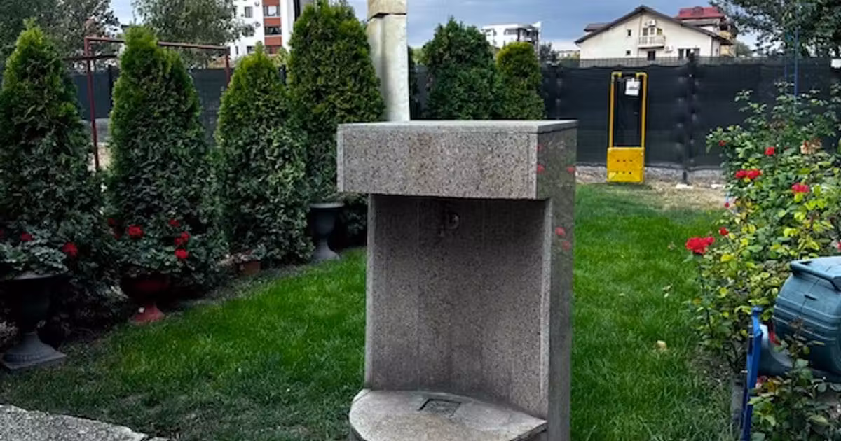 Casă individuală de vânzare cu 5 camere în zona Lacul Morii, Sector 6