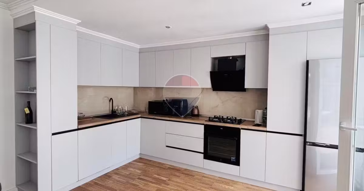 Duplex de vânzare cu 4 camere, mobilat în Tunari