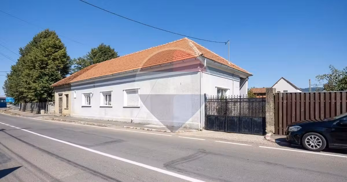 Casă individuală de vânzare cu 6 camere, mobilată în Săcele