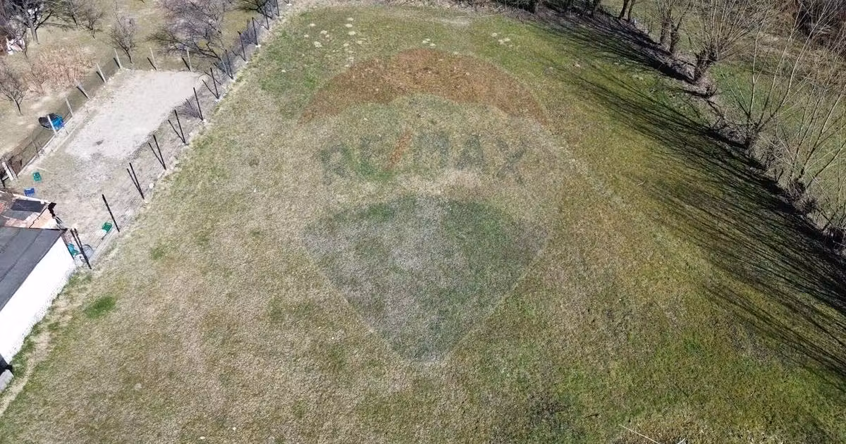 Teren Construcții intravilan de vânzare de 1486 mp, în Zărnești