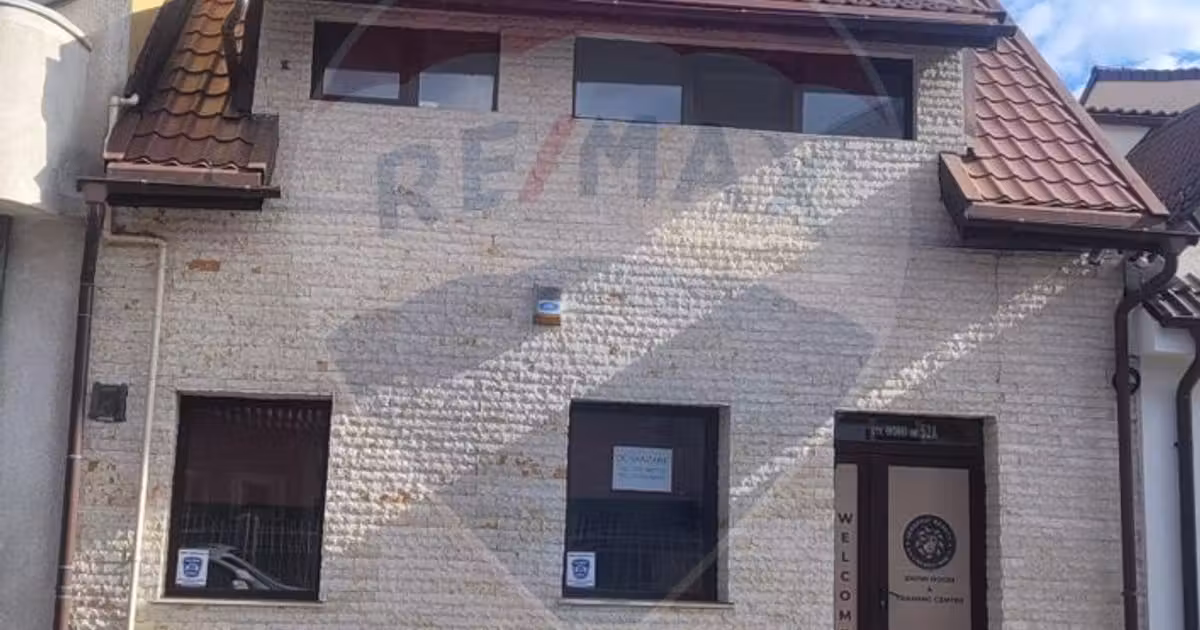 Casă de vânzare cu 4 camere în zona Blumăna, Brașov