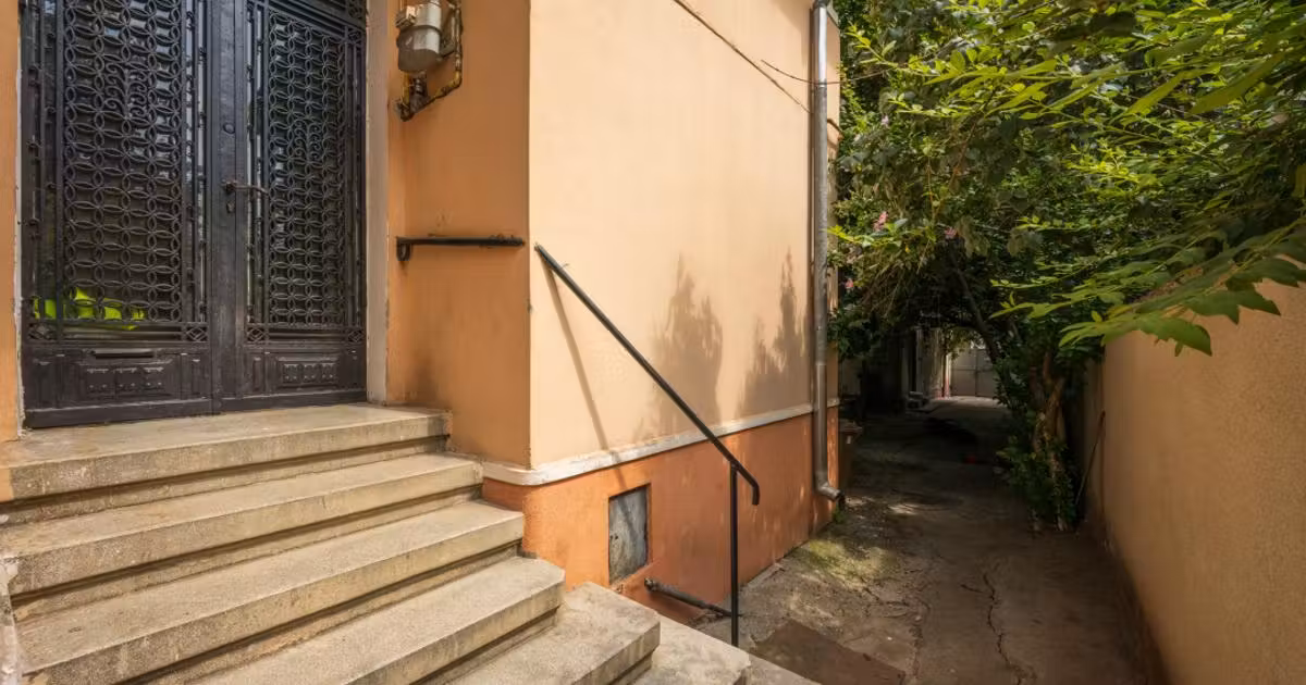Casă individuală de vânzare cu 7 camere în zona Ferdinand, Sector 2