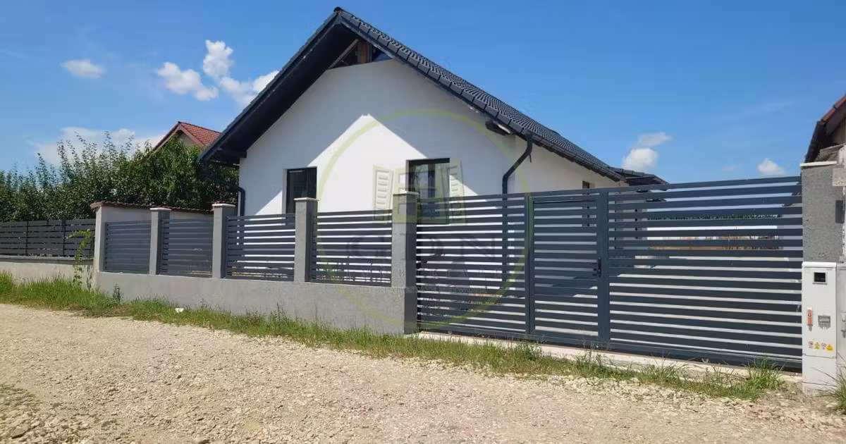 Casă individuală de vânzare cu 4 camere în Șura Mică