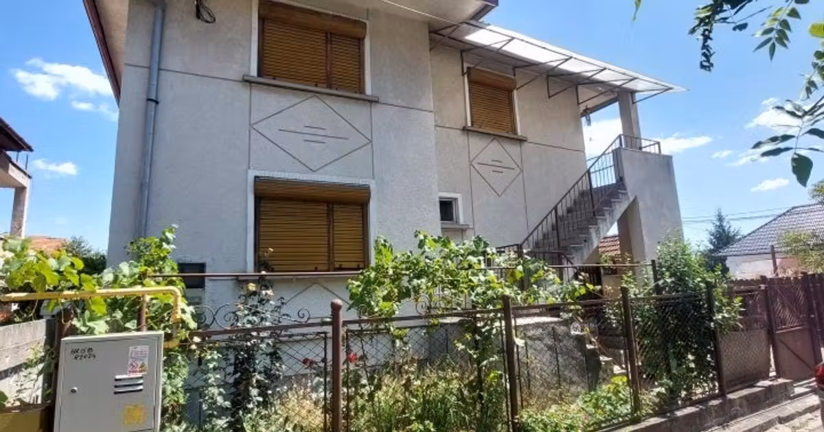 Casă individuală de vânzare cu 6 camere în Deva