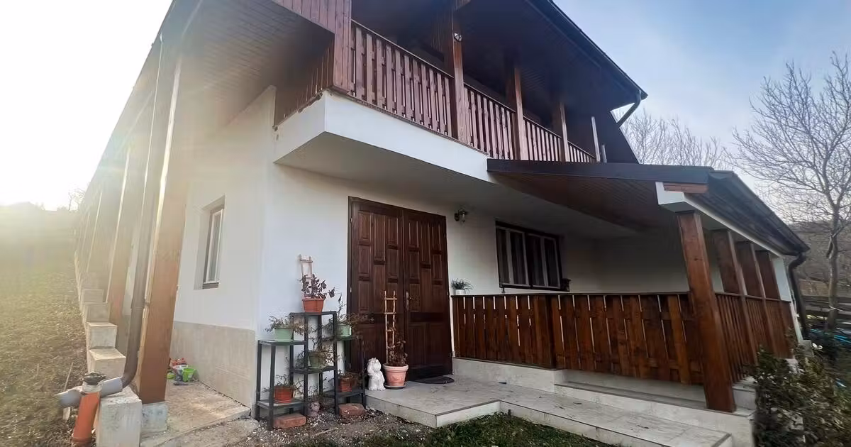Casă individuală de vânzare cu 4 camere în zona Est, Alba Iulia