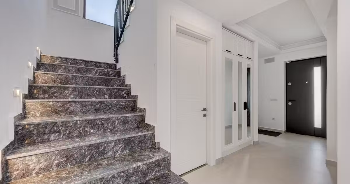 Casă individuală de vânzare cu 4 camere, mobilată în Tunari