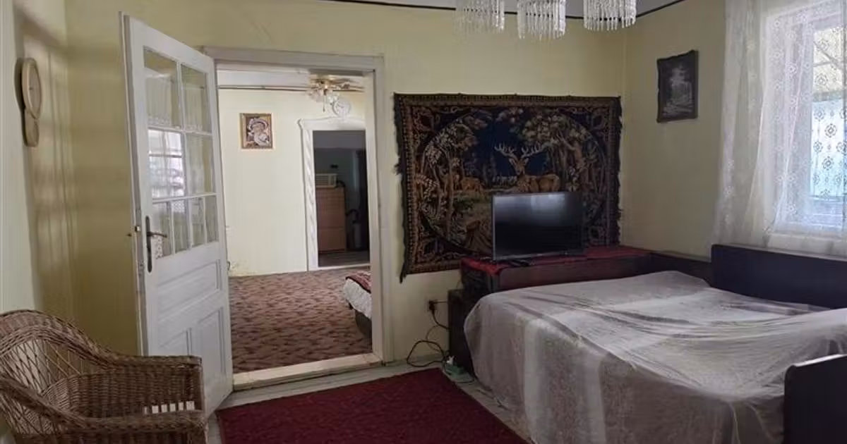 Casă individuală de vânzare cu 2 camere, mobilată în zona 3 Insule, Arad