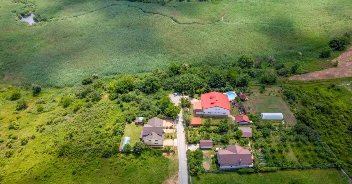 Teren Construcții intravilan de vânzare de 5509 mp, în Periș