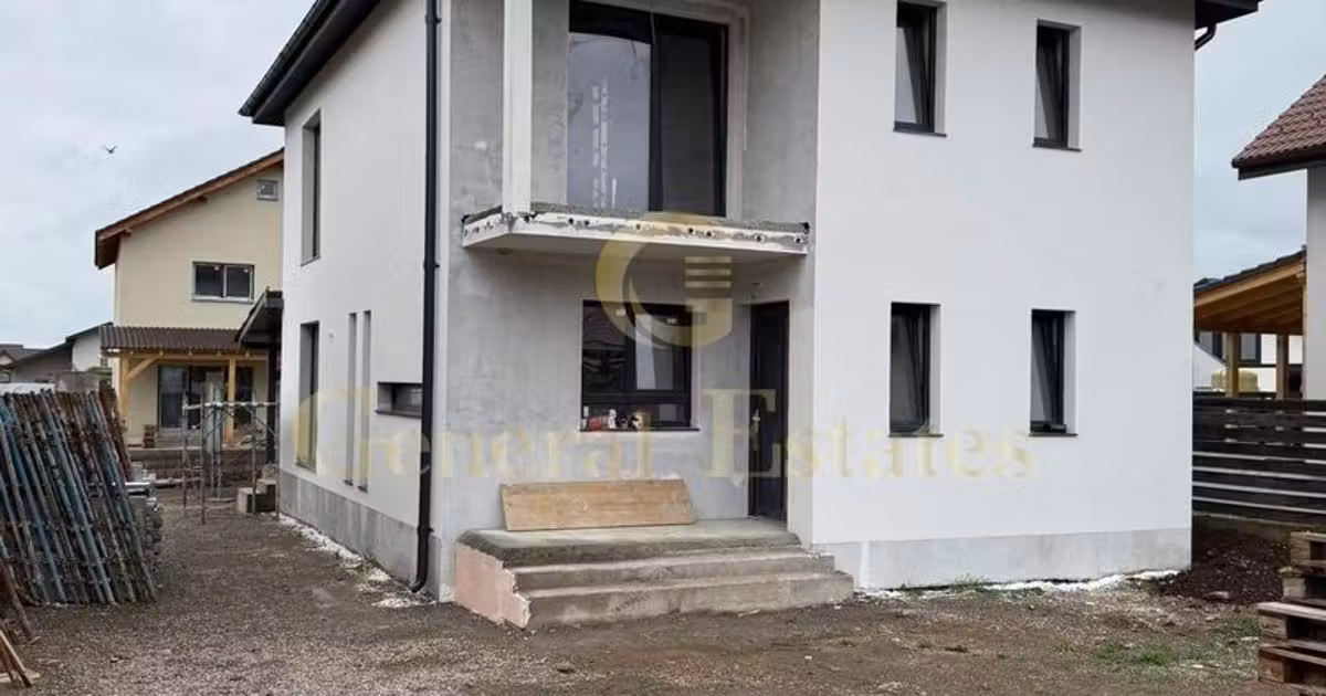 Casă individuală de vânzare cu 4 camere în Tărlungeni