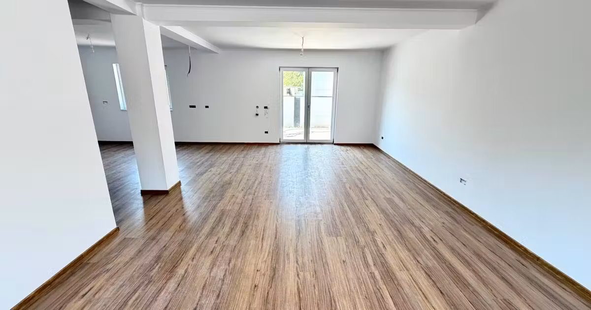 Casă individuală de vânzare cu 4 camere în Mărgineni