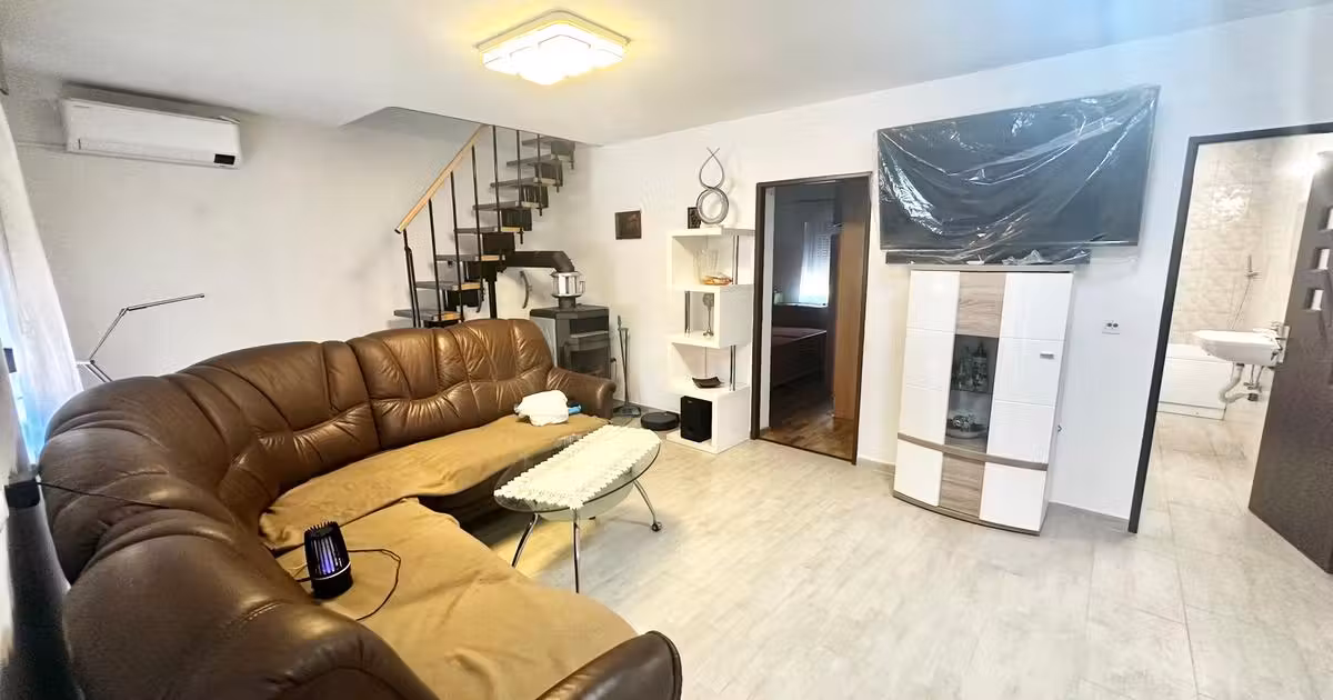 Casă individuală de vânzare cu 4 camere în Corbu