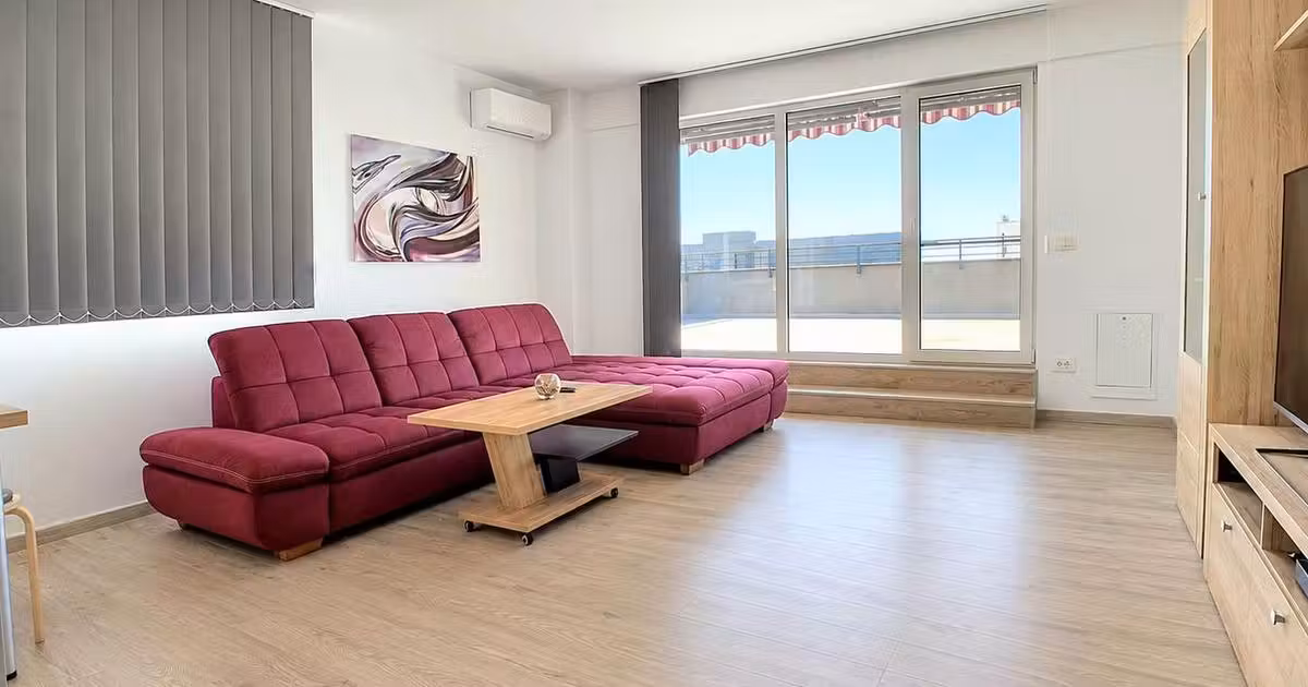 Penthouse de vânzare cu 2 camere, mobilat în zona Aradului, Timișoara