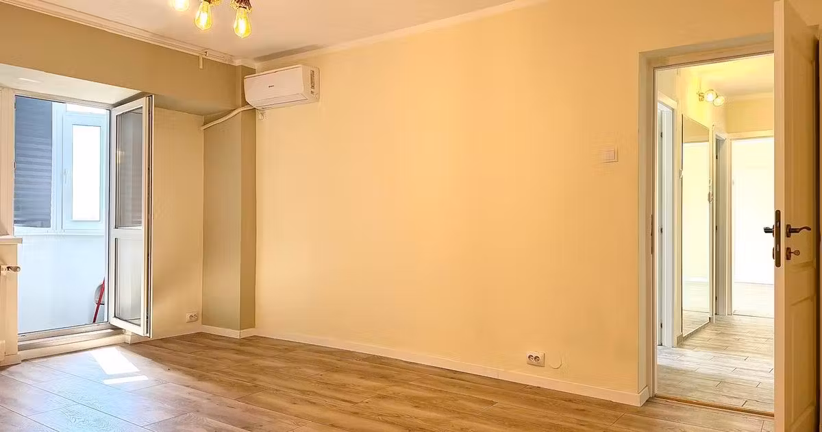 Apartament de vânzare cu 2 camere în zona Unirii, Sector 3