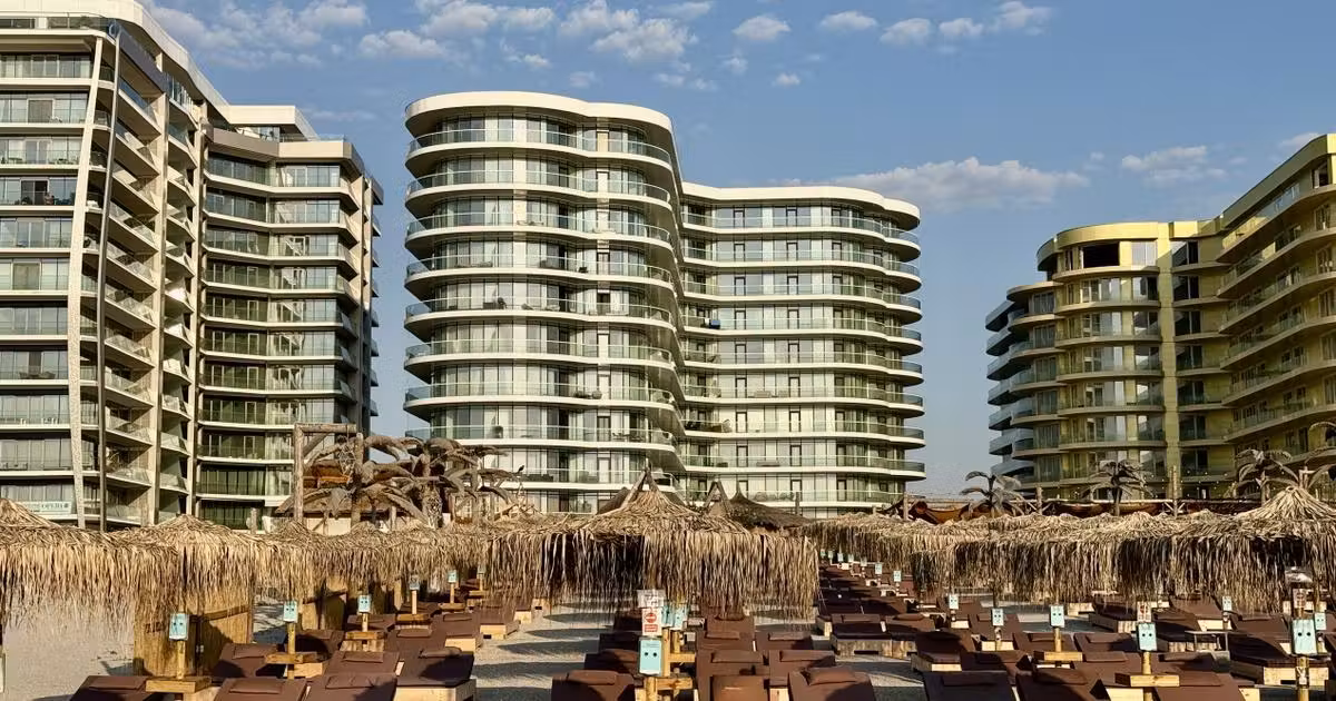 Apartament de vânzare cu 3 camere, mobilat în Mamaia