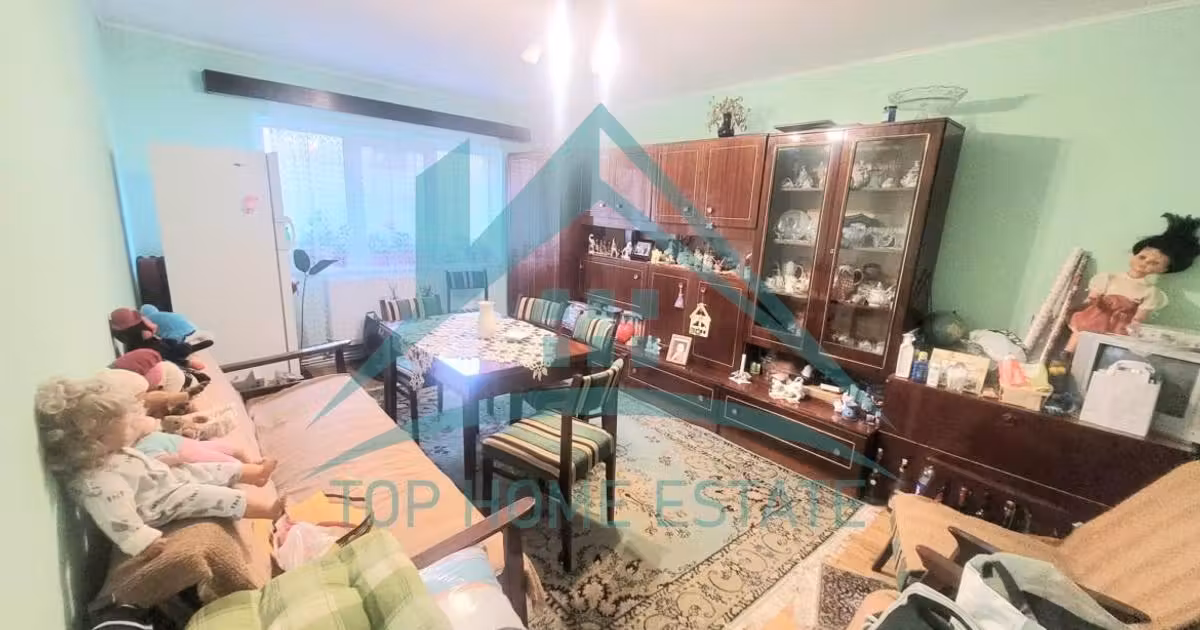 Apartament de vânzare cu 3 camere, mobilat în Baciu
