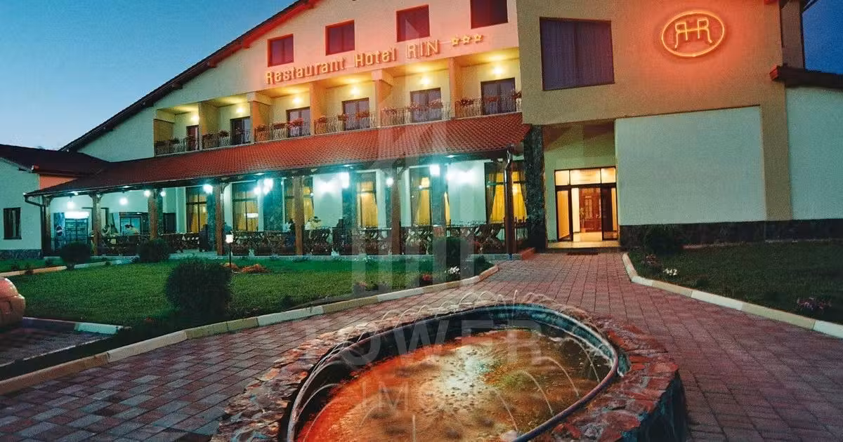 Spațiu comercial · 1340 m², Central, Miercurea Sibiului