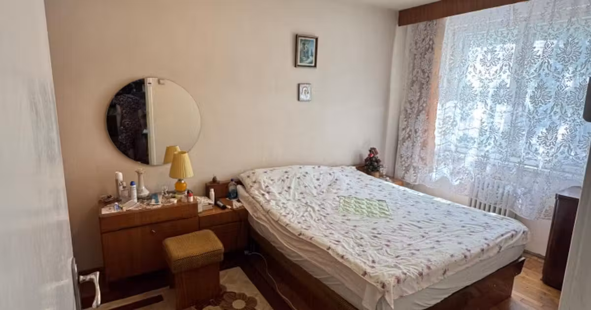 Apartament de vânzare cu 3 camere în zona Republicii, Ploiești