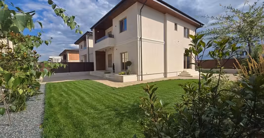 Casă Dobroești