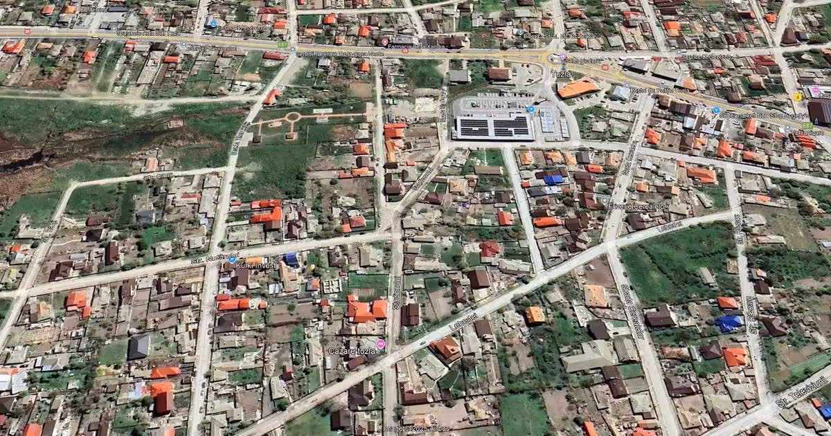 Teren Construcții intravilan de vânzare de 4000 mp, în Tuzla