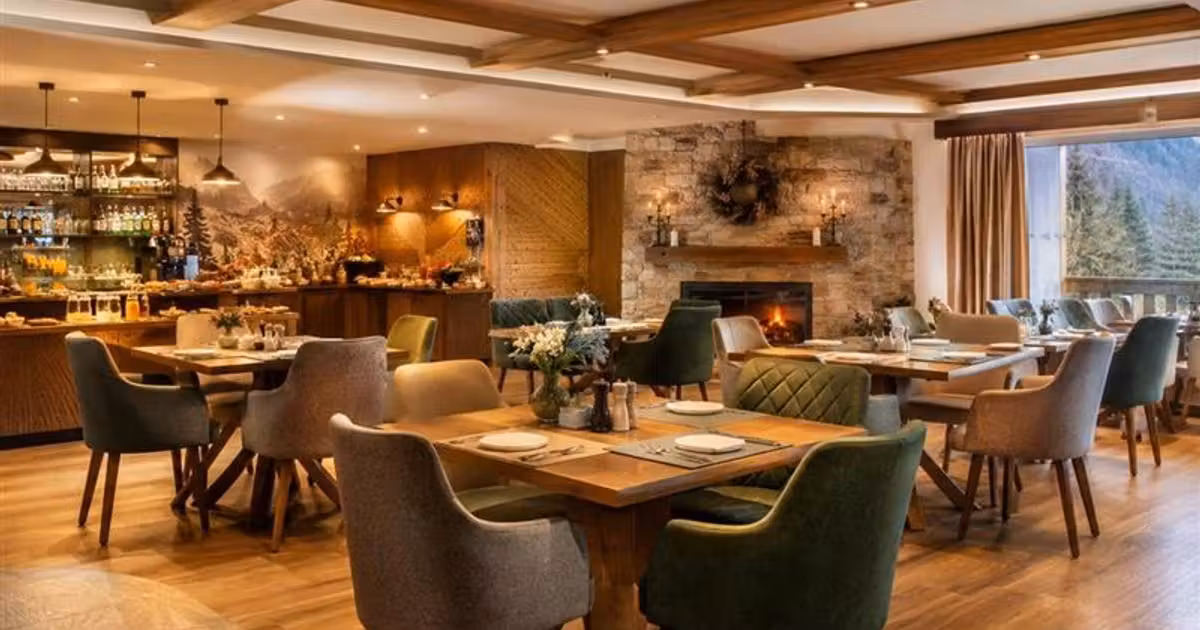 Hotel/Pensiune de vânzare de 1,200 mp, în Bran
