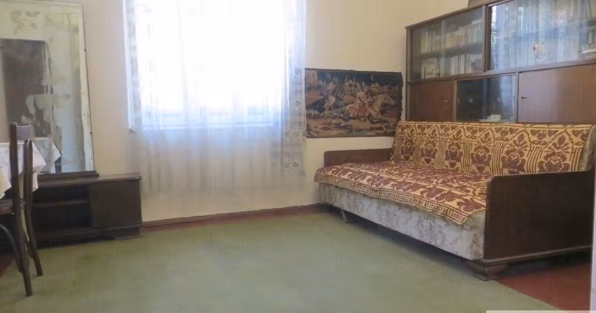 Casă individuală de vânzare cu 3 camere în zona P-ța Alba Iulia, Sector 3