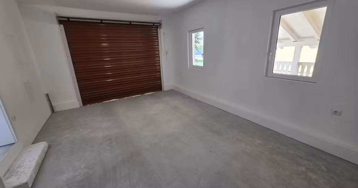 Casă individuală de vânzare cu 8 camere în Dudeștii Noi