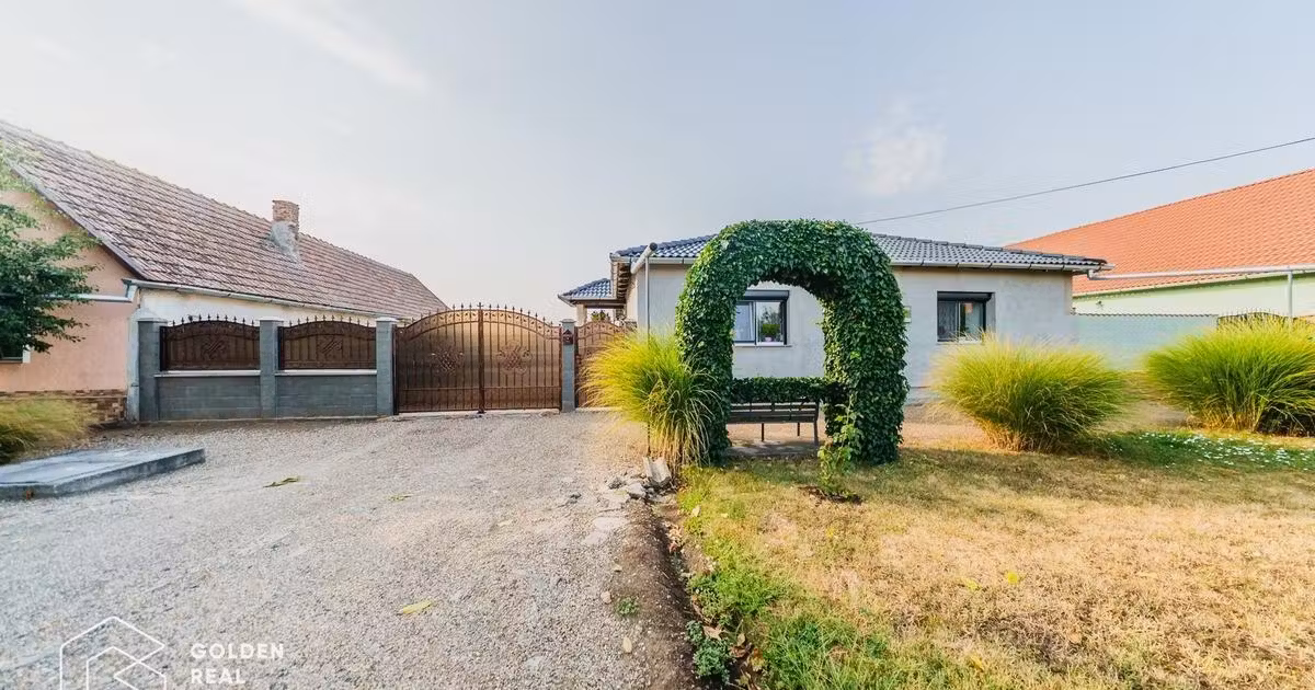 Casă individuală de vânzare cu 5 camere în Felnac