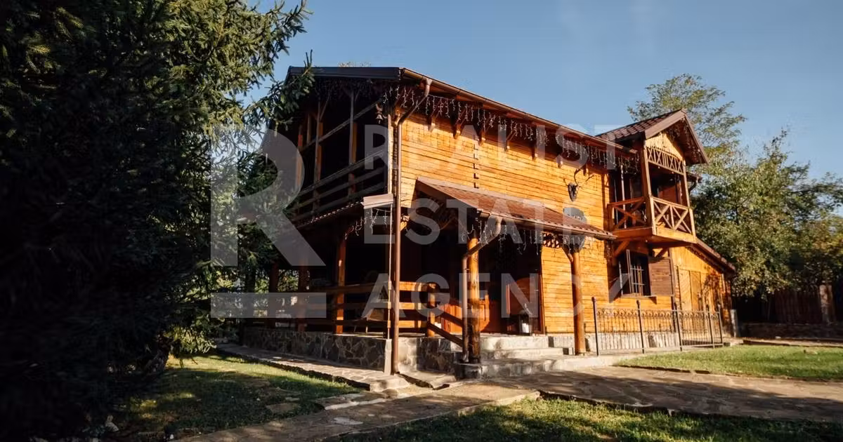 Casă individuală de vânzare cu 6 camere în Mehedința
