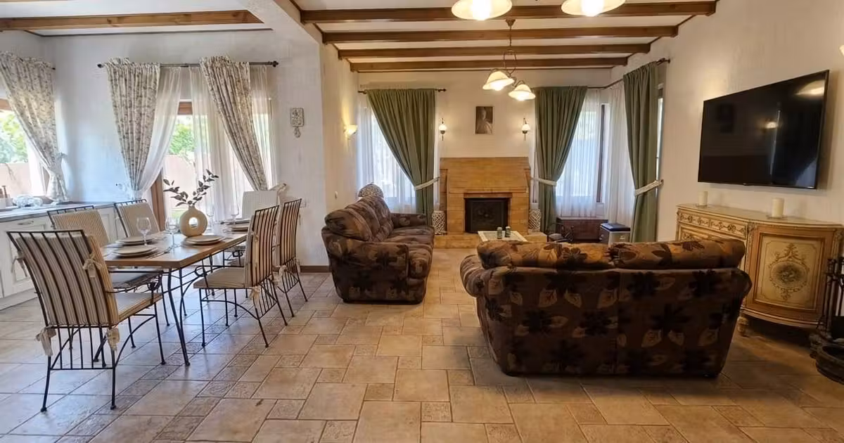 Casă de vânzare cu 5 camere în Săcălaz
