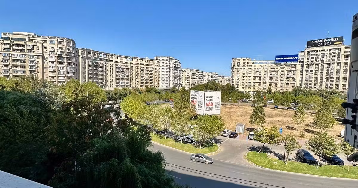 Apartament de vânzare cu 3 camere în zona P-ța Alba Iulia, Sector 3