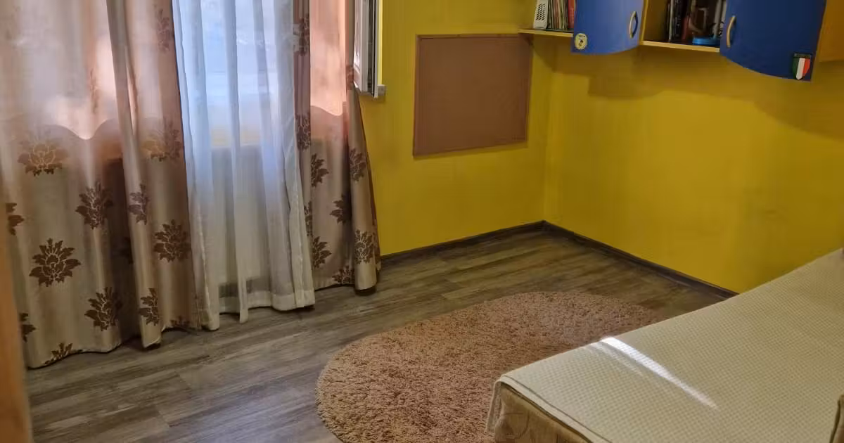 Apartament de vânzare cu 3 camere în zona Central, Botoșani