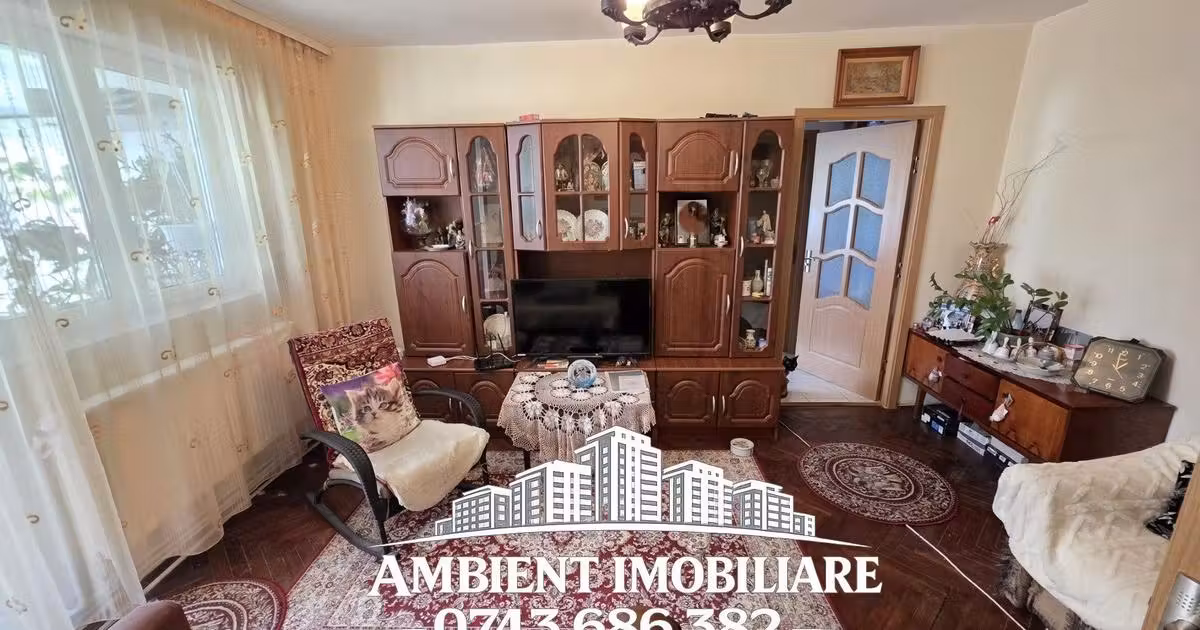 Apartament de vânzare cu 2 camere, mobilat în zona Central, Vaslui